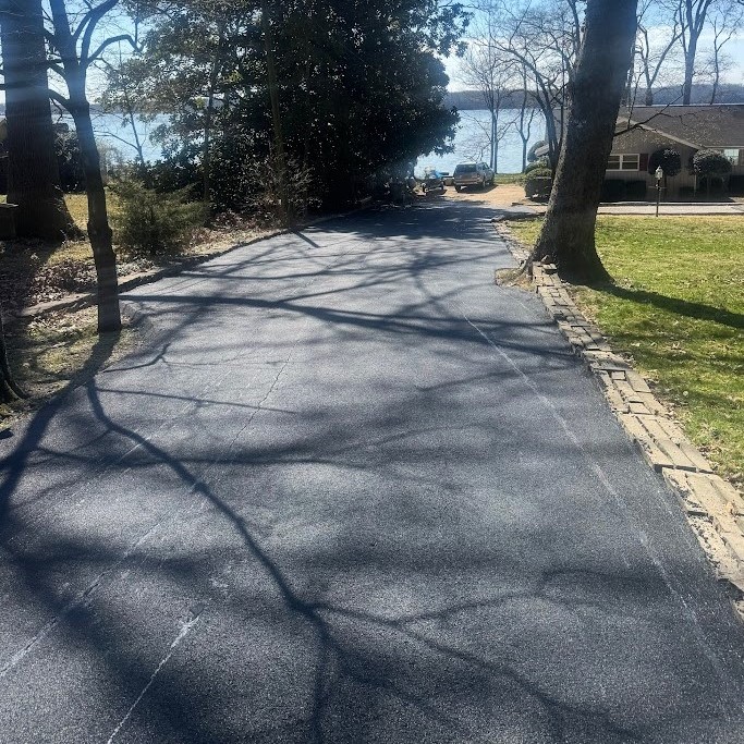 Professional Asphalt Driveway Paving in Florence, AL